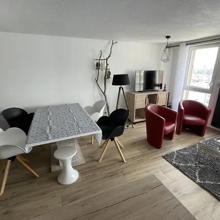 T3 Duplex Avec Terrasse, Parking Et Wi-fi Au Port - Fr-1-723-38 Appartement Agde