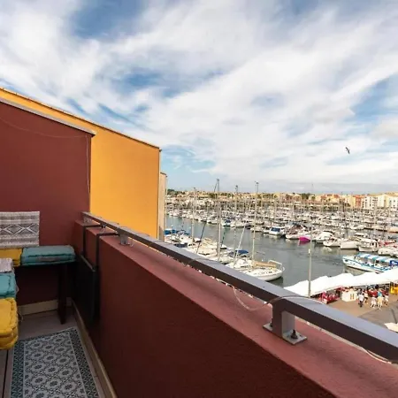 T3 Duplex Avec Terrasse, Parking Et Wi-fi Au Port - Fr-1-723-38 Appartement Agde